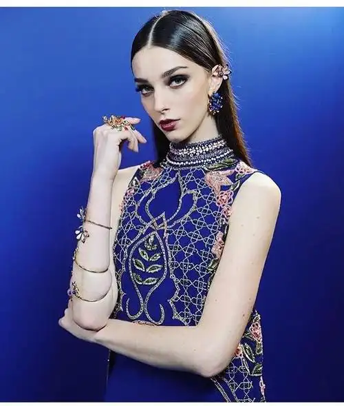 98年巴西超模larissa marchiori:精灵容颜,雪白肌肤,美丽至极