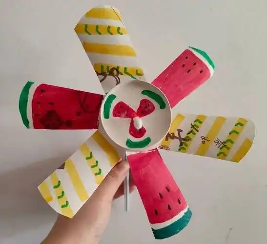 章丘区实验小学开展"我是小小发明家"科技小制作活动