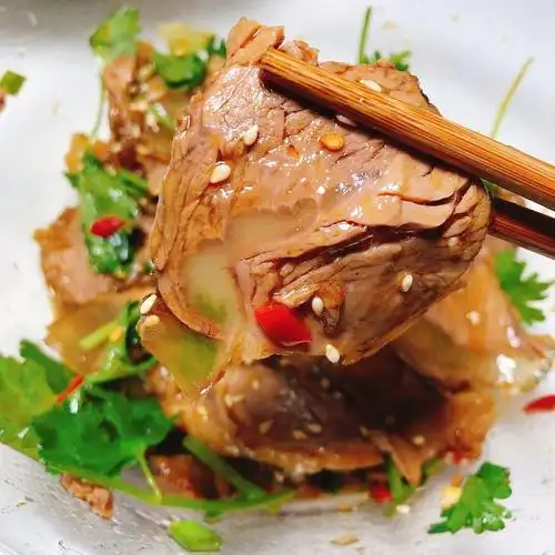 9215秒杀卤味店6015家庭版凉拌卤牛肉07的做法