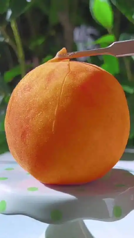 一口爆浆的流心黄桃冰淇淋,多重口感太过瘾了!