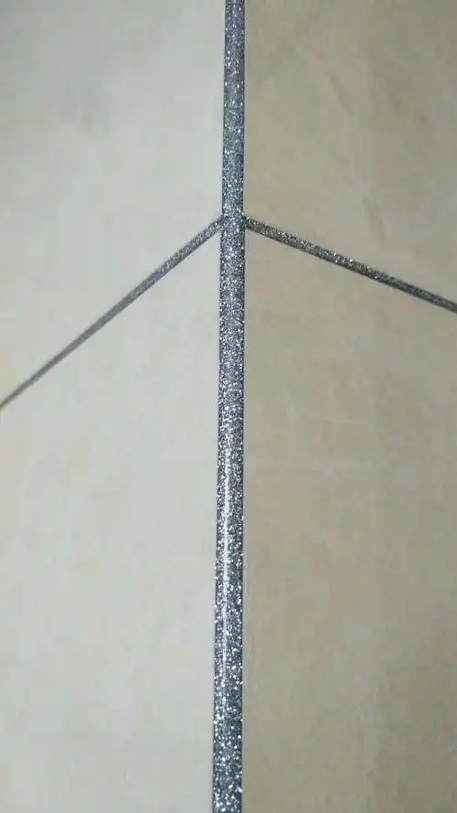 灰色瓷砖配什么颜色的美缝剂好看尚工名匠美缝大师告诉你答案