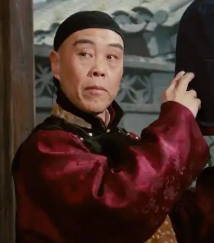 《茶馆》:浅谈小小的茶馆,折射出历史洪流下小人物的心酸与无奈