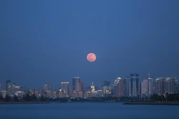 超级月亮——明月照高楼 流光正徘徊 - 美篇