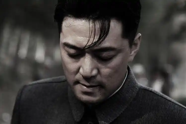 p>牛青峰,1975年2月15日出生于辽宁,毕业于 a target="_blank" href=