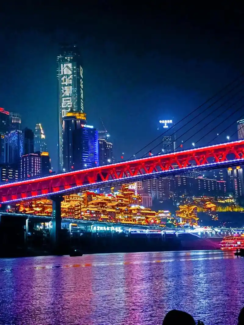 吹吹嘉陵江的晚风~#摄影 #重庆洪崖洞夜景 - 抖音