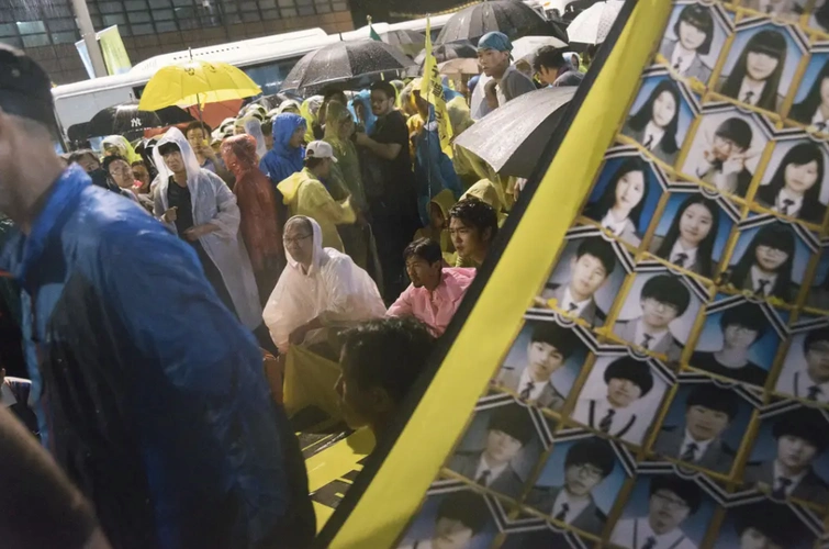 韩国世越号沉船8周年真相至今成迷纪录片爆政府诡异行为