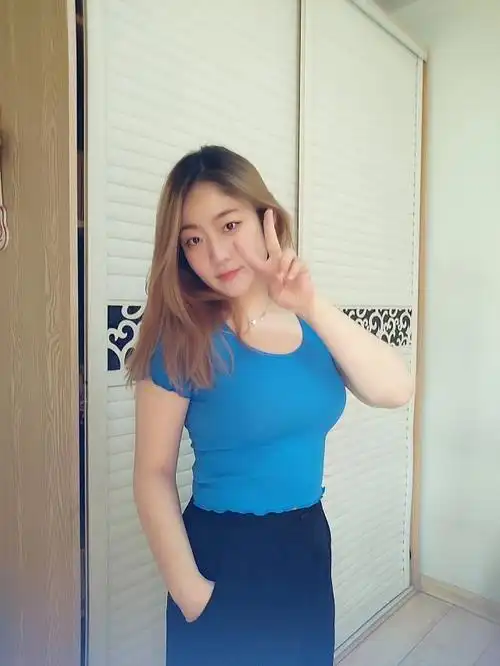 这么看胸是不是挺大的,c罩杯呢!以前都不敢想象,没_圈子-新氧美容整形