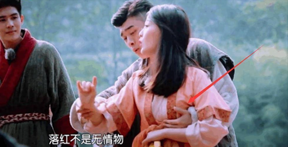 当众发情,随意索吻,上下其手,开黄腔,这些明星是真流氓?