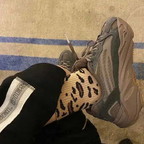 ootdyeezy700v2mauve08新款大地棕褐色