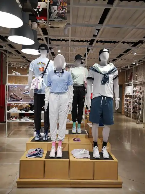 其它 义乌新城吾悦广场nk kl 写美篇陈列维护得分:90 1.