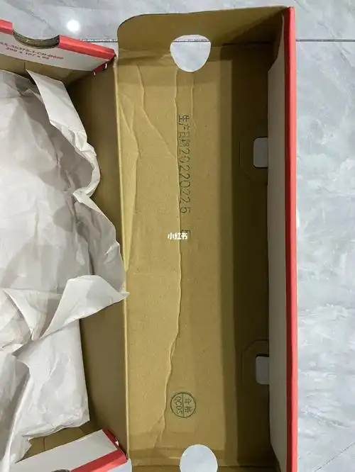 继上一篇补鞋盒侧标 还是喜欢以前尖尖的鞋头 tat#匡威1970s  #鉴别