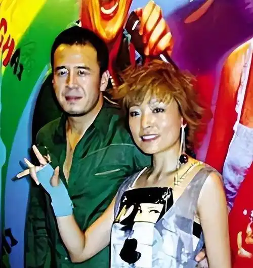 歌手杨坤:"小聪明"毁掉事业,走到如今地步,他该怪谁?