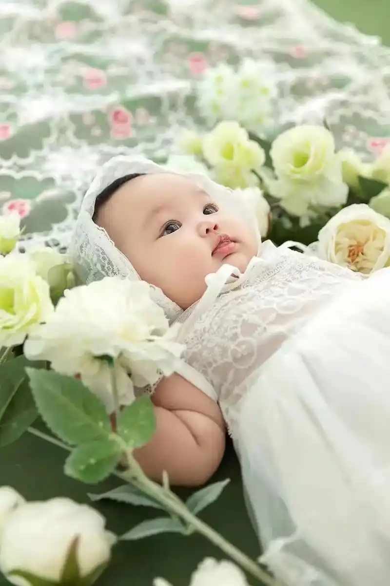 照片意义:就在于多年以后 看到宝宝小时候的样子,那丝心酸!  - 抖音