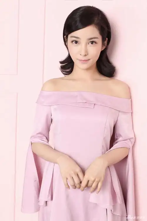 演员袁紫侨曝光一组甜美写真