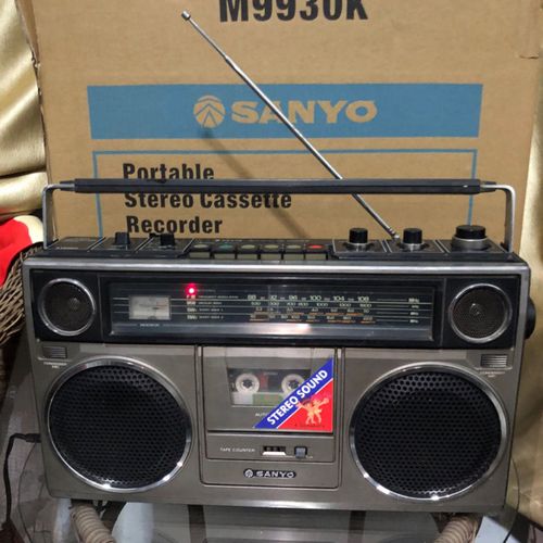 三洋m9930k收录机纯进口声音很好高低音清晰立体声灯亮灵敏度好