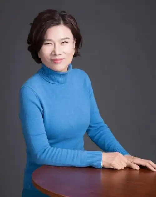 董明珠光芒四射的格力明珠