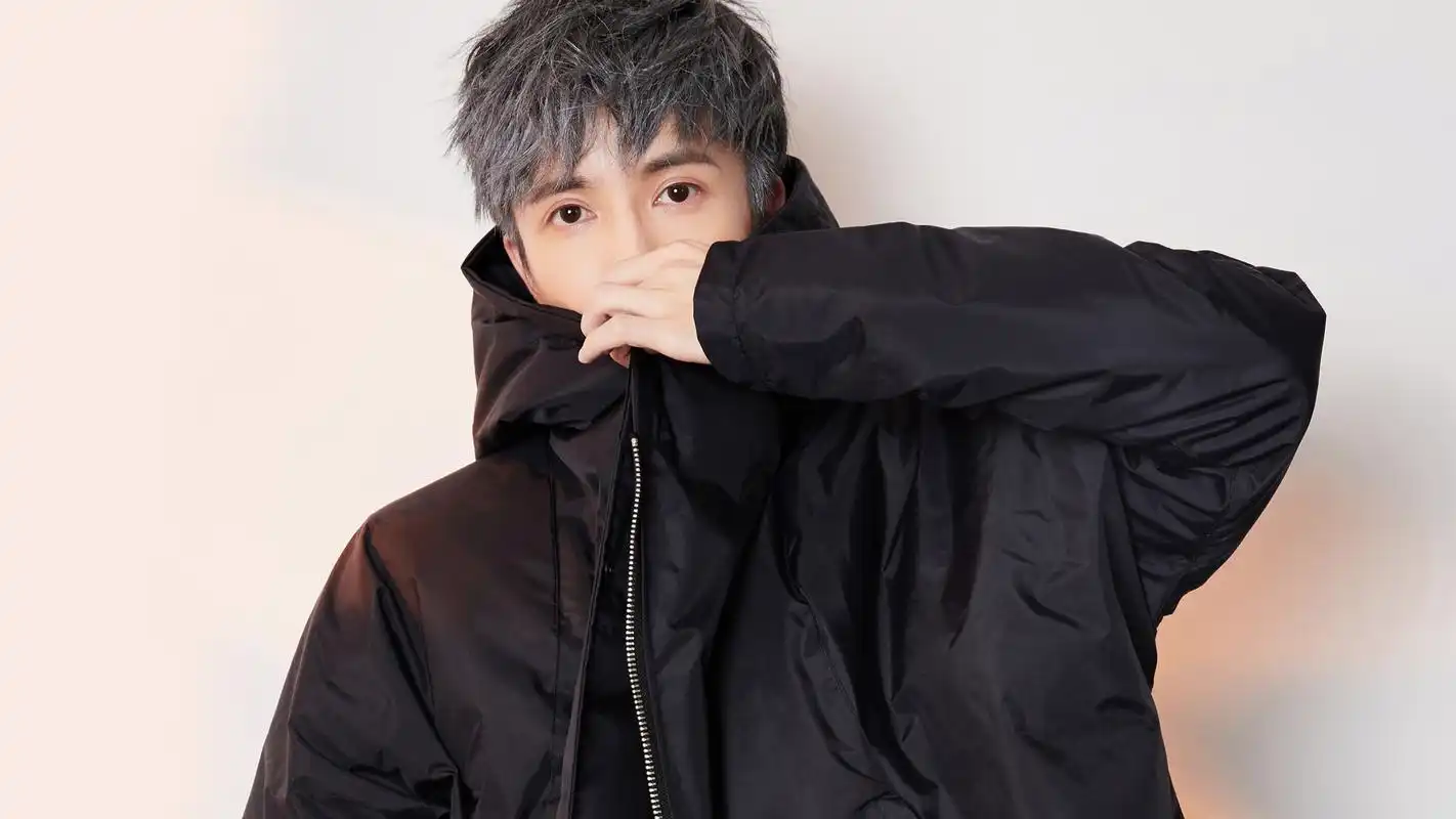 著名歌手薛之谦时尚写真桌面壁纸下载