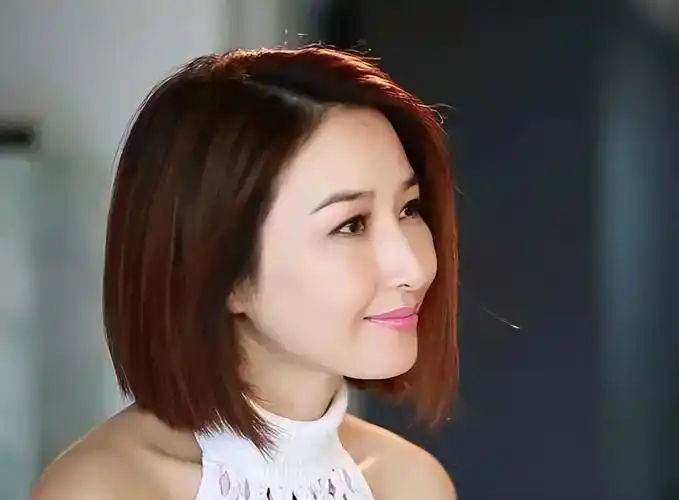 关咏荷:tvb第一位视后,巅峰期下嫁穷小子,30年0绯闻