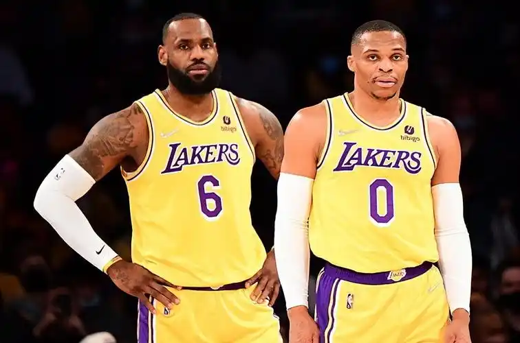 美媒晒湖人三巨头合照:时代终结,究竟是怎么一回事?