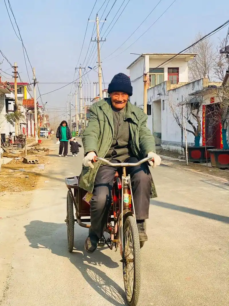 老百姓的平凡生活 #祝天下老人身体健康 #只有照片能记录这 - 抖音