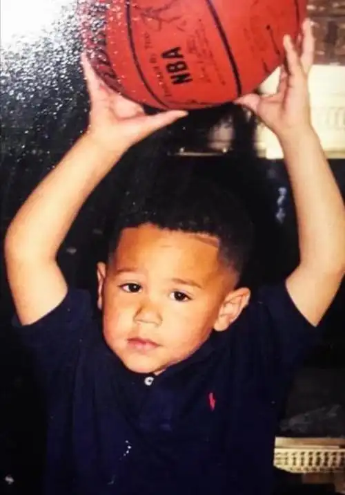 六十一名nba球星童年照曝光,致球星们逝去的童年!_小时候