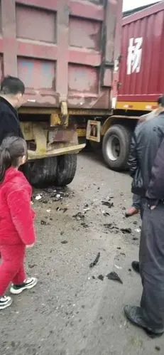 车祸!萍乡一花季女孩不幸身亡!痛心