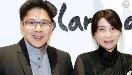 40岁霍启刚:看了前任和现妻郭晶晶近照,不得不说差别真大_感情_香港