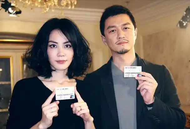 把两位前婆婆当成亲妈帮助情敌女儿出道王菲的格局不一般