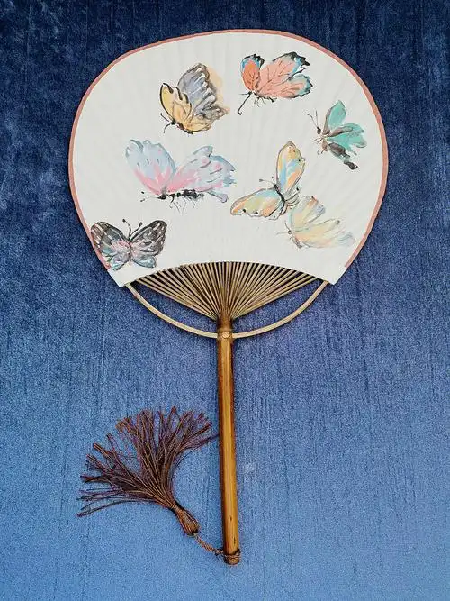 第二把diy扇子水彩蝴蝶 水彩绣球花参考了一些国画视频,浅学一下,不打