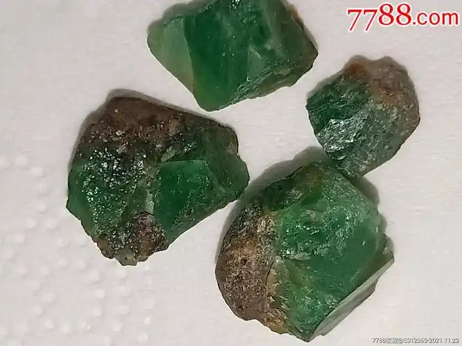 祖母绿原石小料四颗