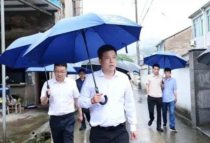奉化:区委书记带队直奔一线,现场办公!