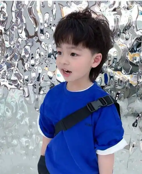 小男孩发型14款很火很帅气这个夏天你儿子值得拥有