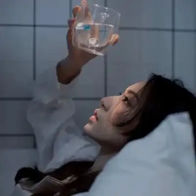 高清特别丧系伤感忧郁女生头像图片