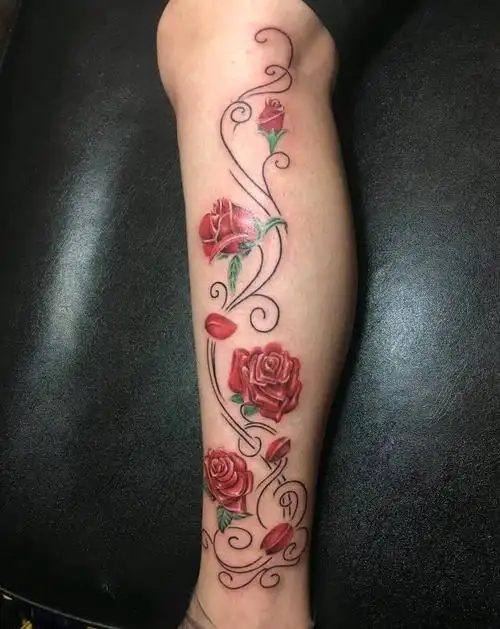 小腿彩色玫瑰纹身图片