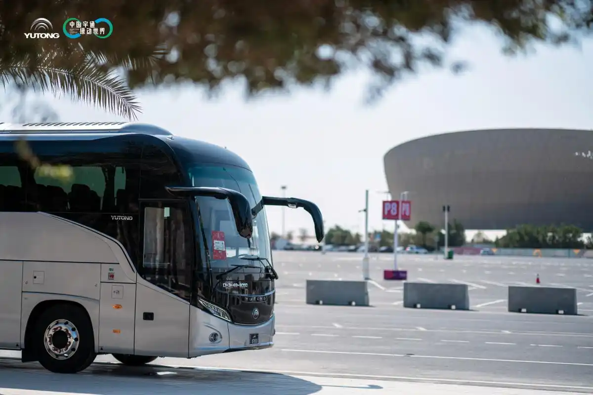 绝美街拍大片:宇通纯电动客车服务保障卡塔尔足球赛事