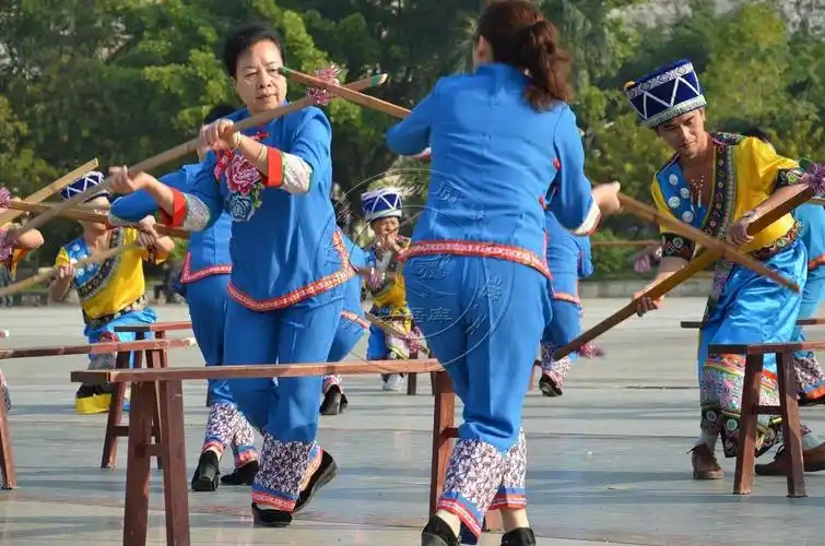 壮族打扁担-体育非物质文化遗产