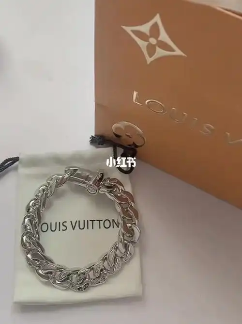 01lvmonogram链条手链