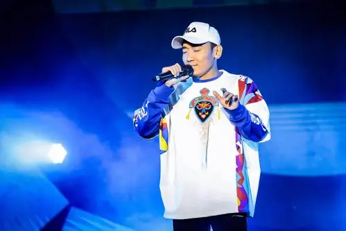 歌手扎西平措荣获年度最佳男歌手奖首张个人ep包揽多风格筹备近尾声