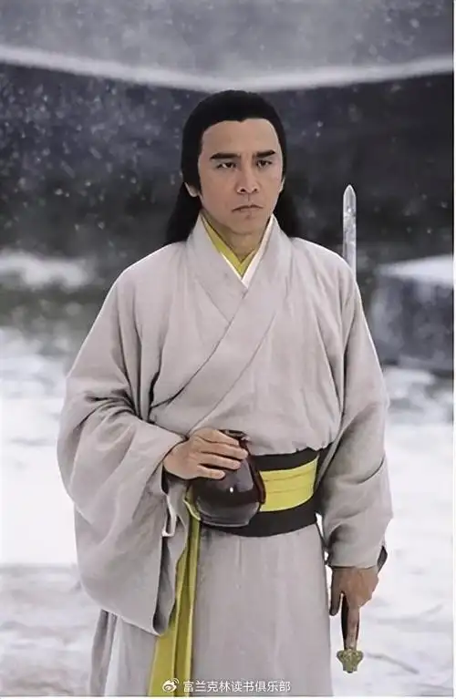 香港首位亚太影帝:4岁童星出道,大红时娶初恋,76岁仍当众示爱