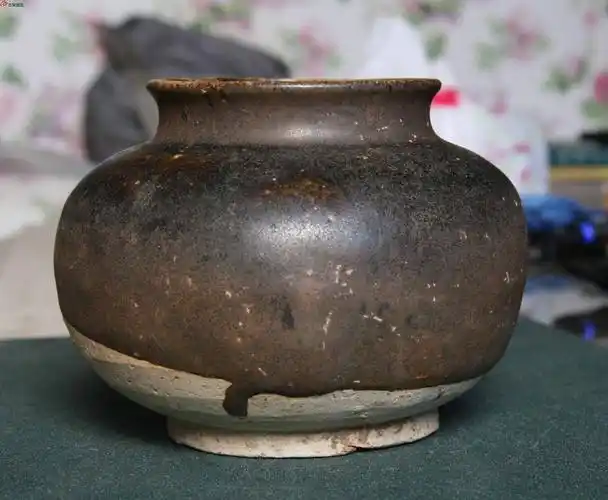 漂亮唐代褐釉罐 - 历代陶器瓷器 - 古泉社区