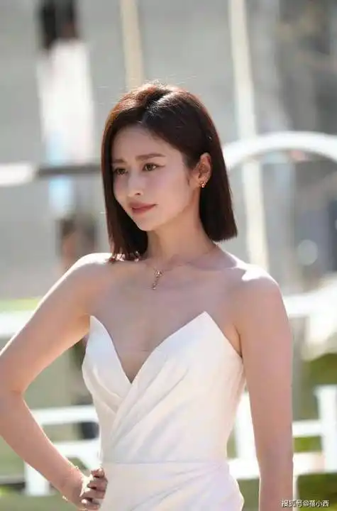 颖儿34岁写真大片曝光,韵味十足动人心弦!