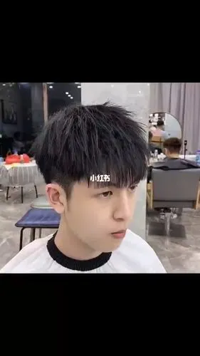 张一山同款摩根碎盖超火的男士发型