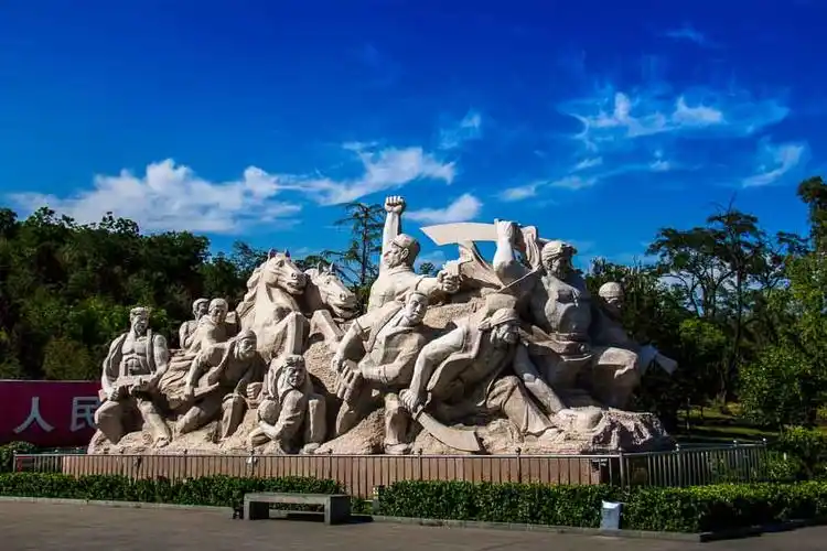 山西吕梁英雄广场风光