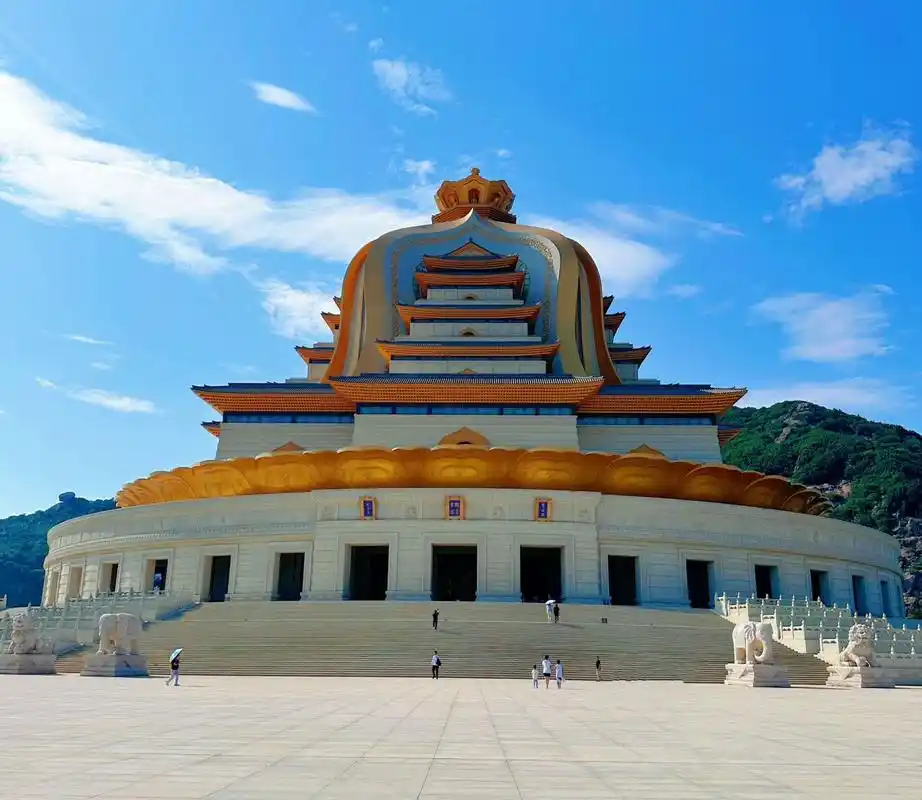 观音圣坛,门票9990/人,5.30关门.   平安顺遂0599