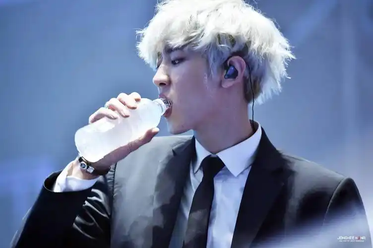 朴灿烈 exo灿烈 chanyeol loey 银发