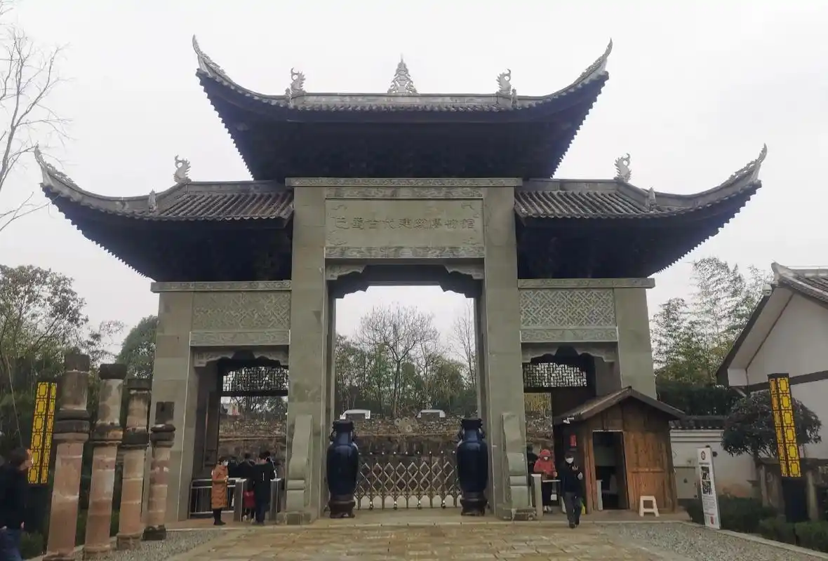 巴蜀古建博物馆古建构件.蜀地存秦俗,巴地留楚风 巴蜀地区的移 - 抖音