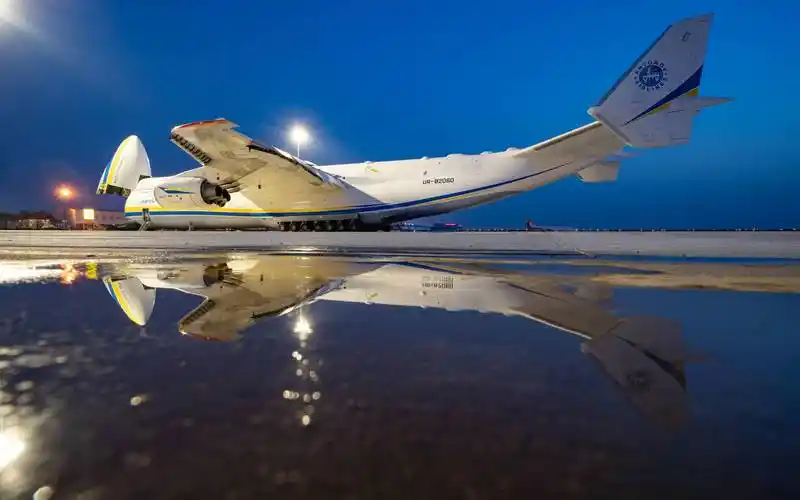 所到之处无不引人注目|安-225的影像记忆_陶冉_运输机_机场