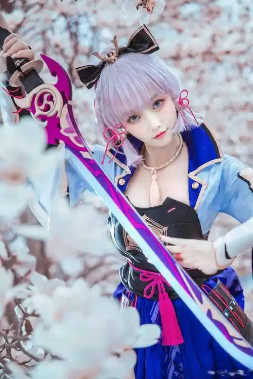 二次元cos神里绫华