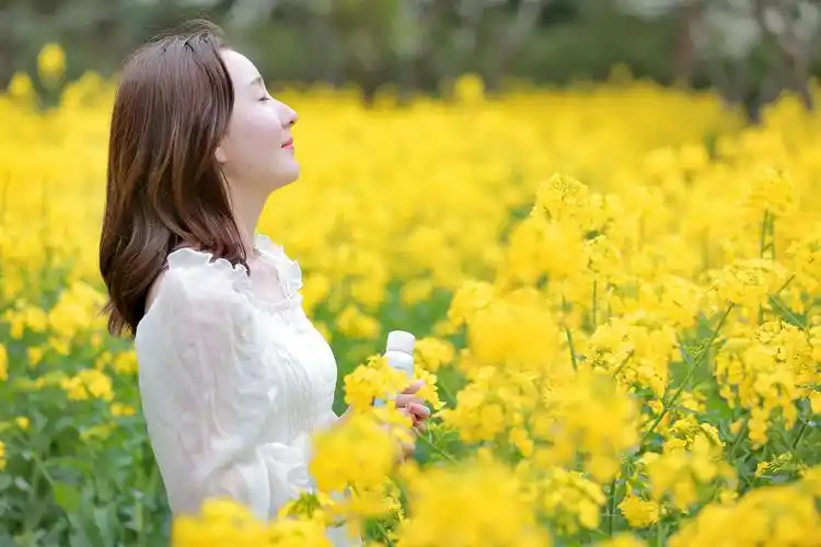 "寄给春天"～油菜花人像