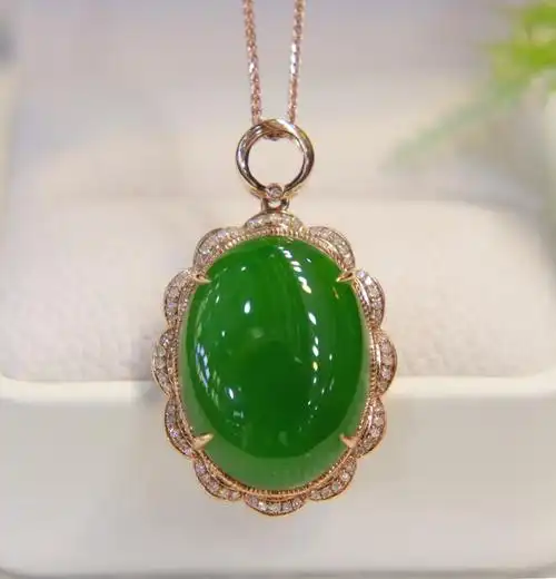原创新品和田玉吊坠女高档豪华翡翠阳绿碧玉蛋面镶18k金挂件时尚